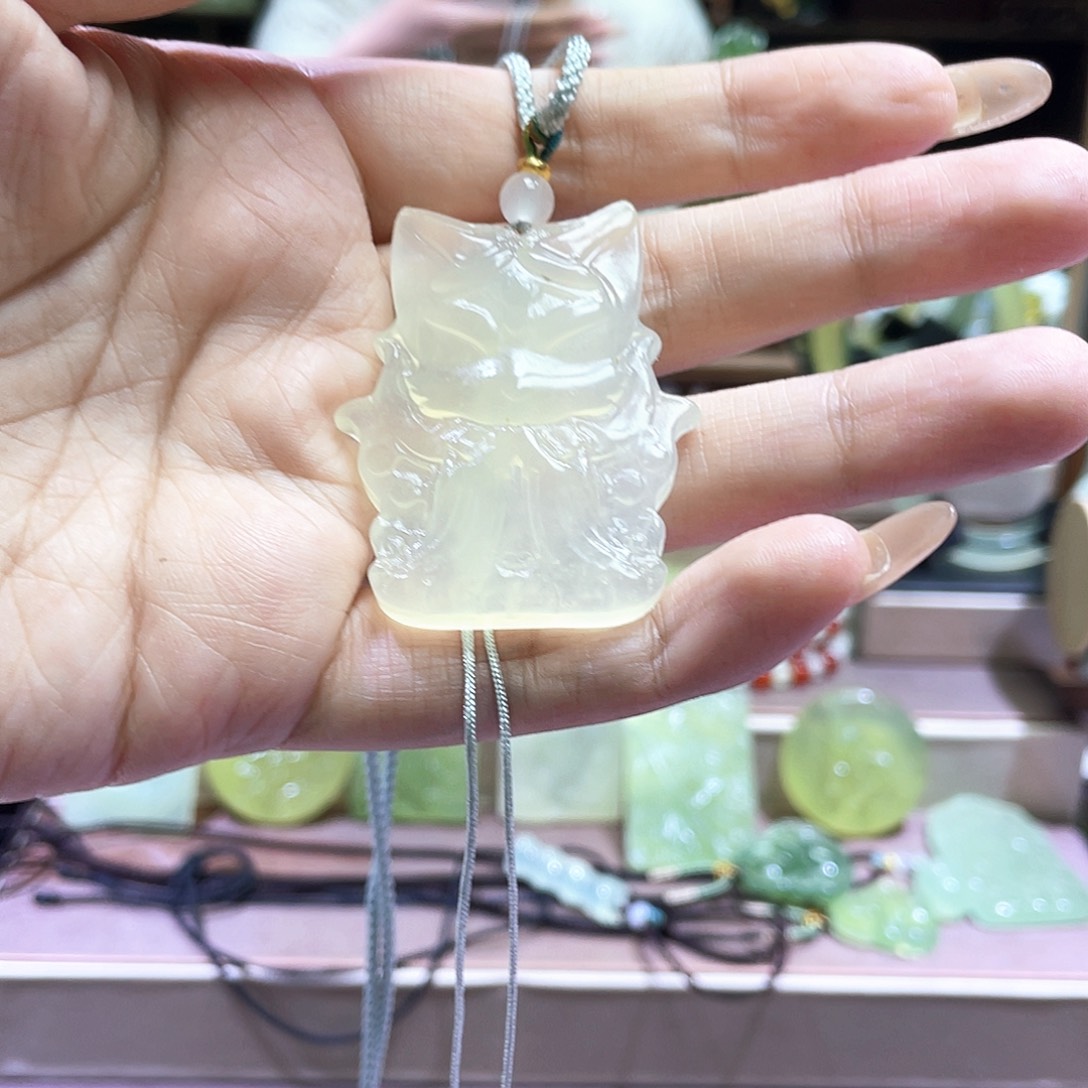 蛇纹石玉未镶嵌颈饰3323