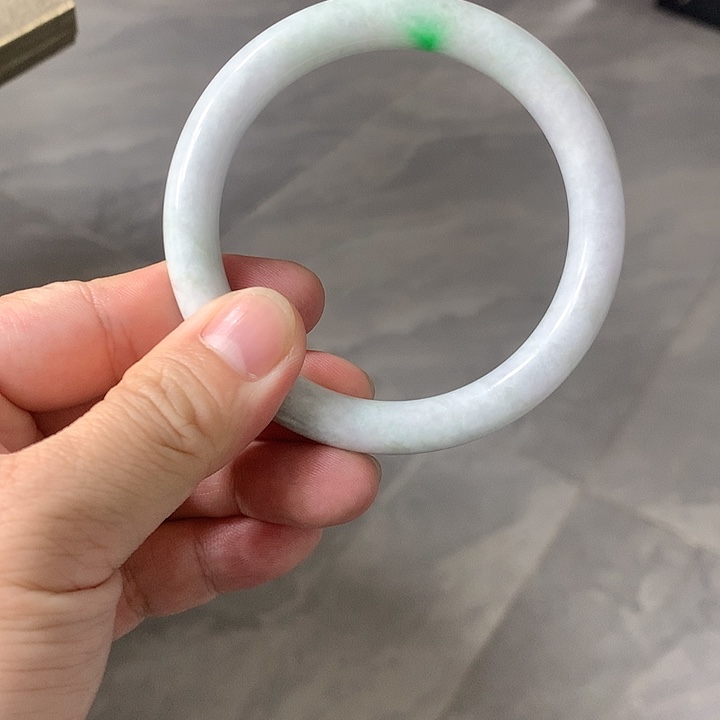 翡翠颈饰未镶嵌60圈