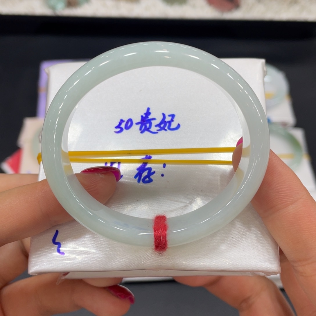 翡翠手镯未镶嵌缅甸天然翡翠手镯