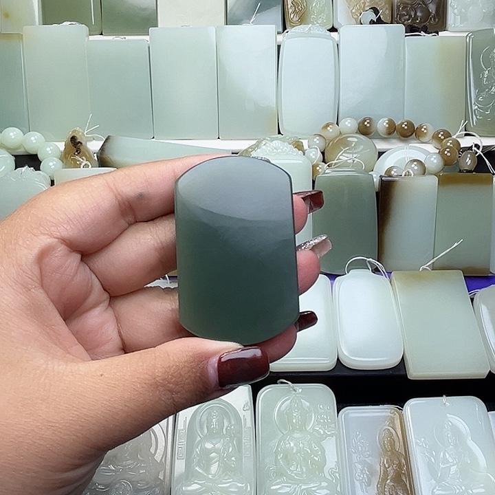 颈饰未镶嵌和田玉