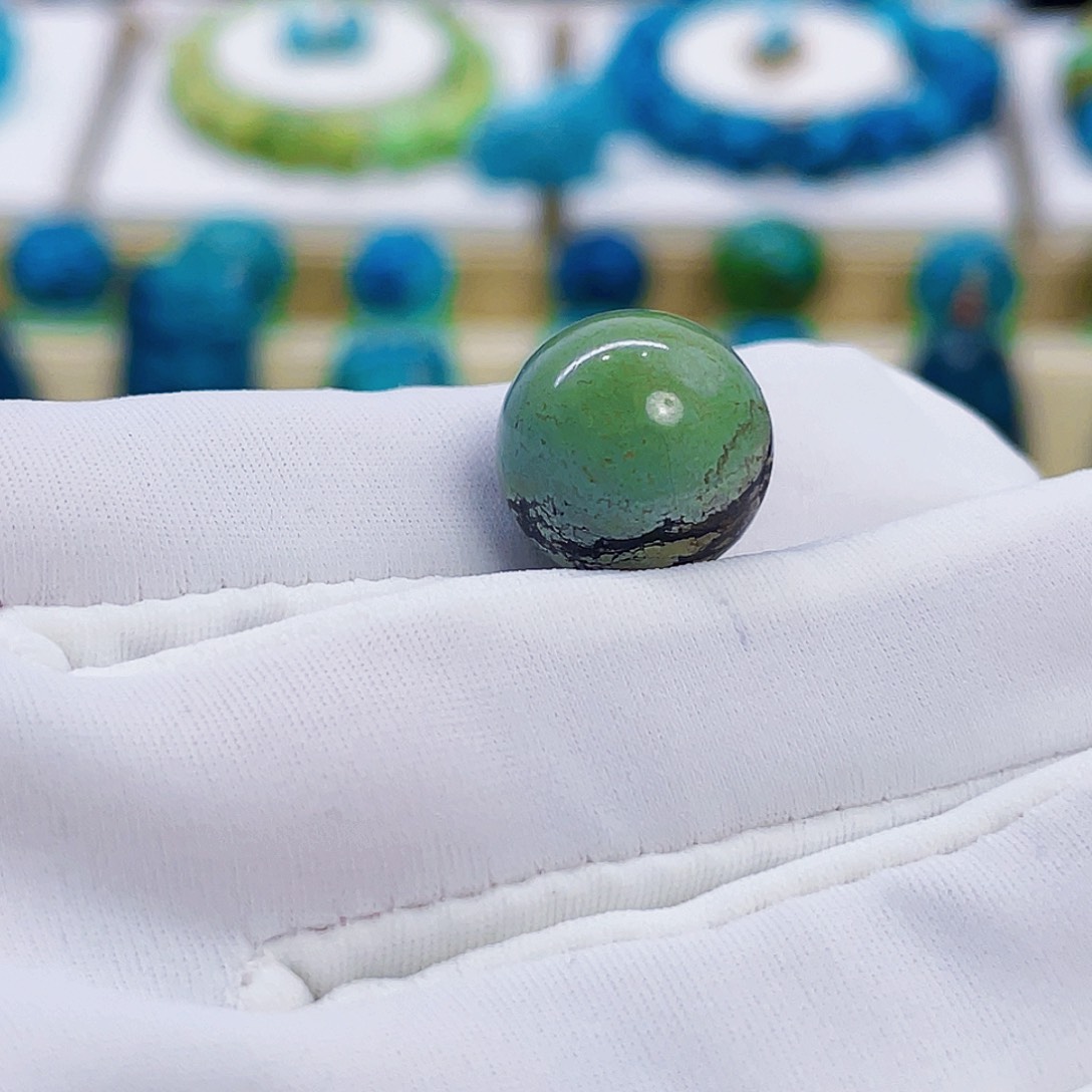 绿松石未镶嵌颈饰