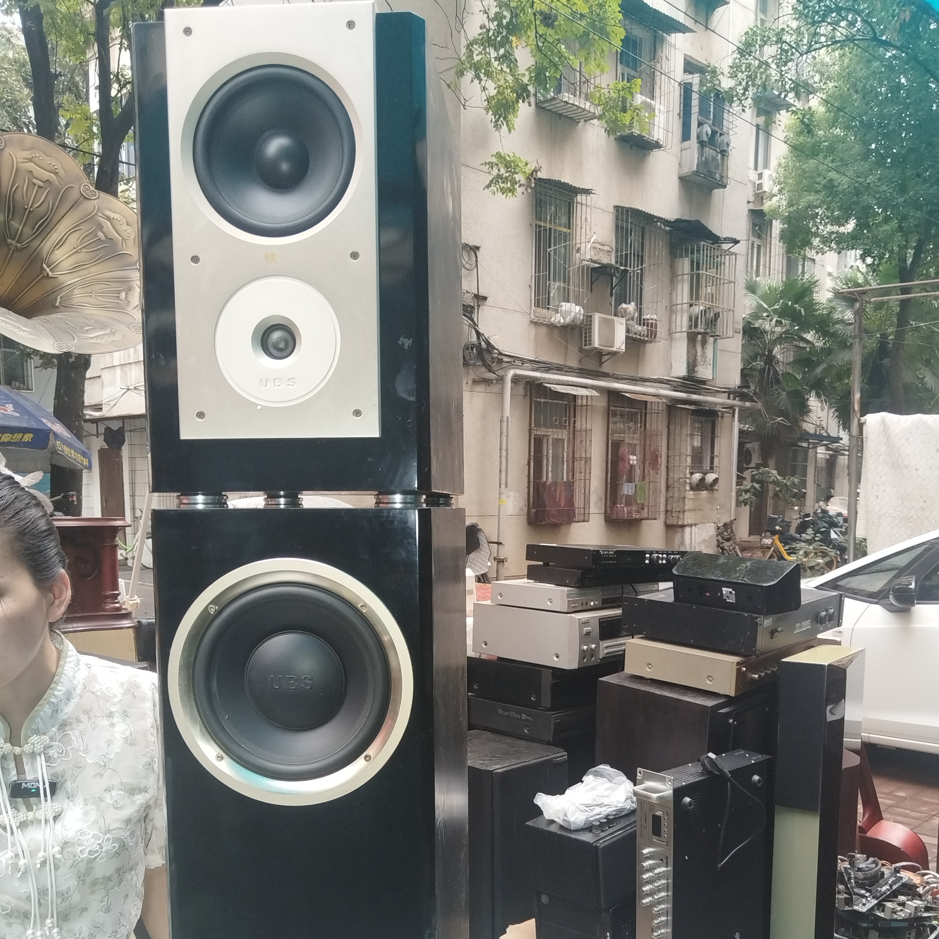 8新  UBS高端落地箱一对，不包邮费，不支持七天无理由退货