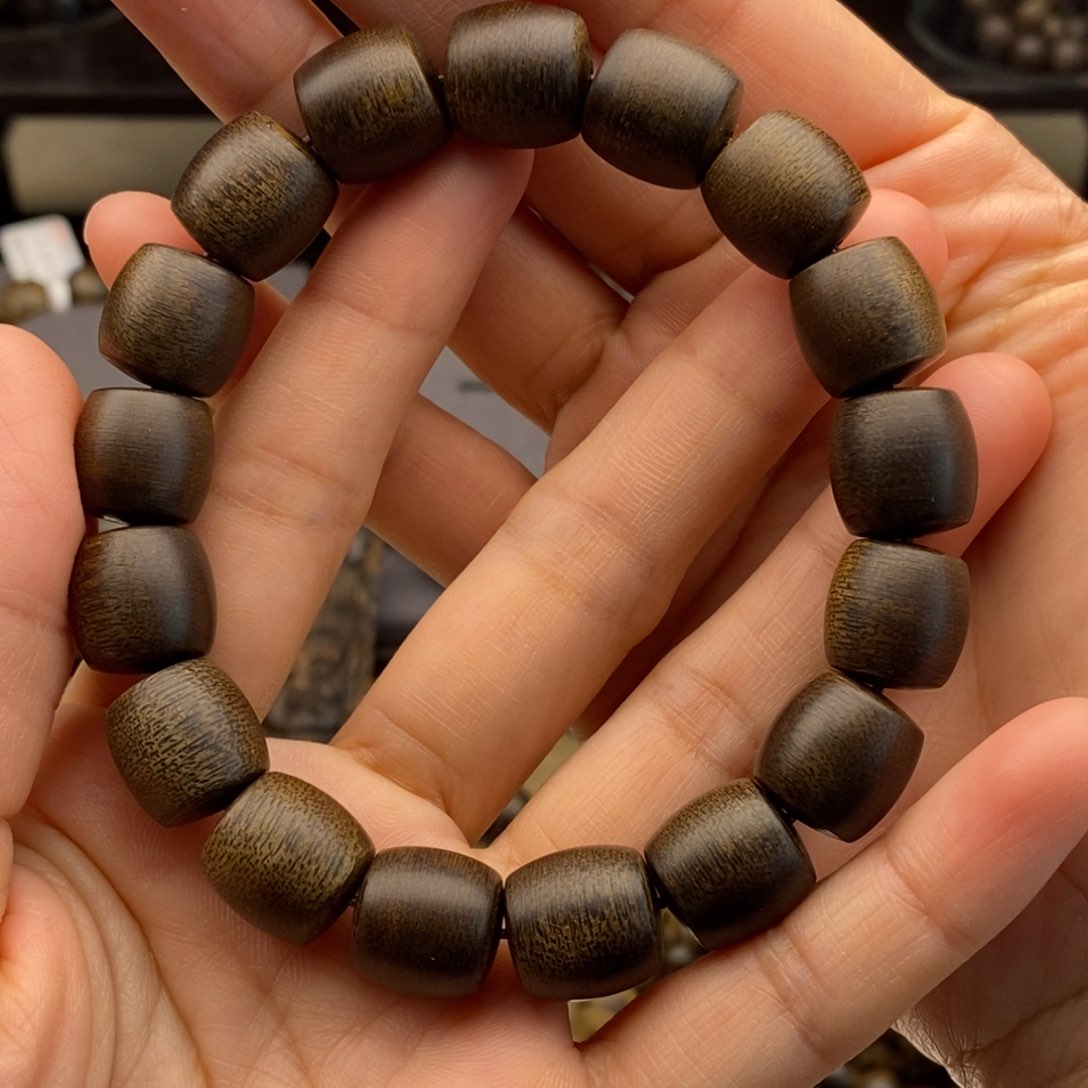 沉香手串M****7越南芽庄白棋1.2