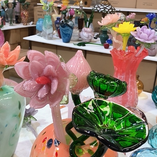 琉璃花瓶高45厘米宽9厘米