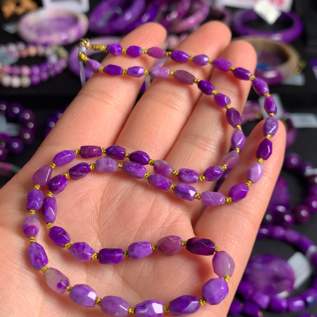 苏纪石（舒俱来）樱花粉项链未镶嵌