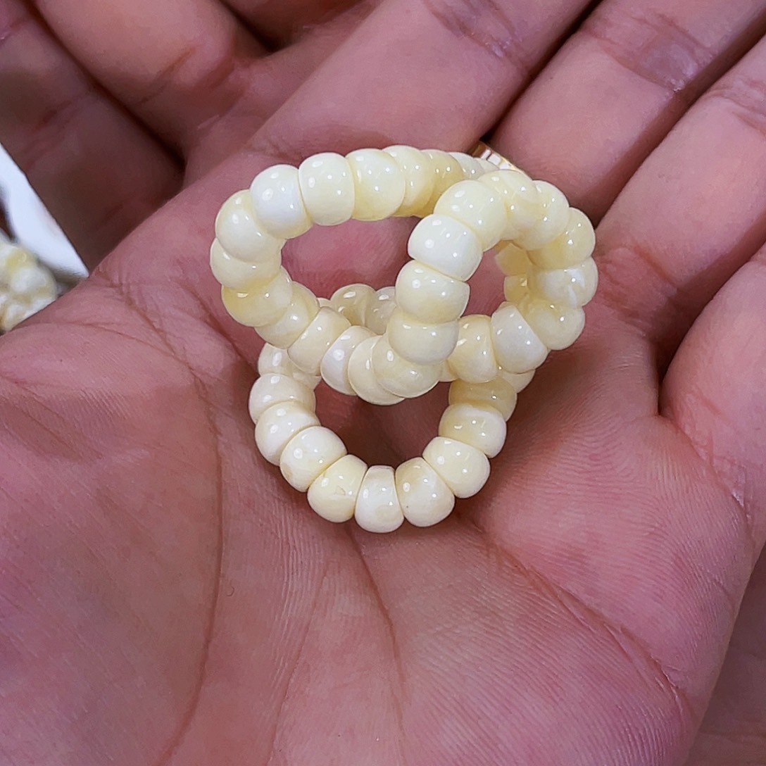 三****琥珀未镶嵌手链大肠