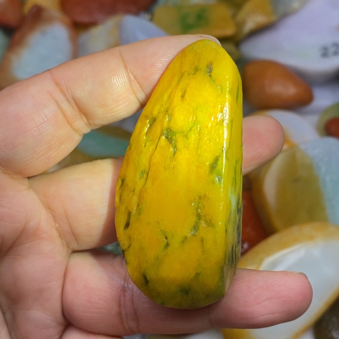 翡翠挂件未镶嵌缅甸的