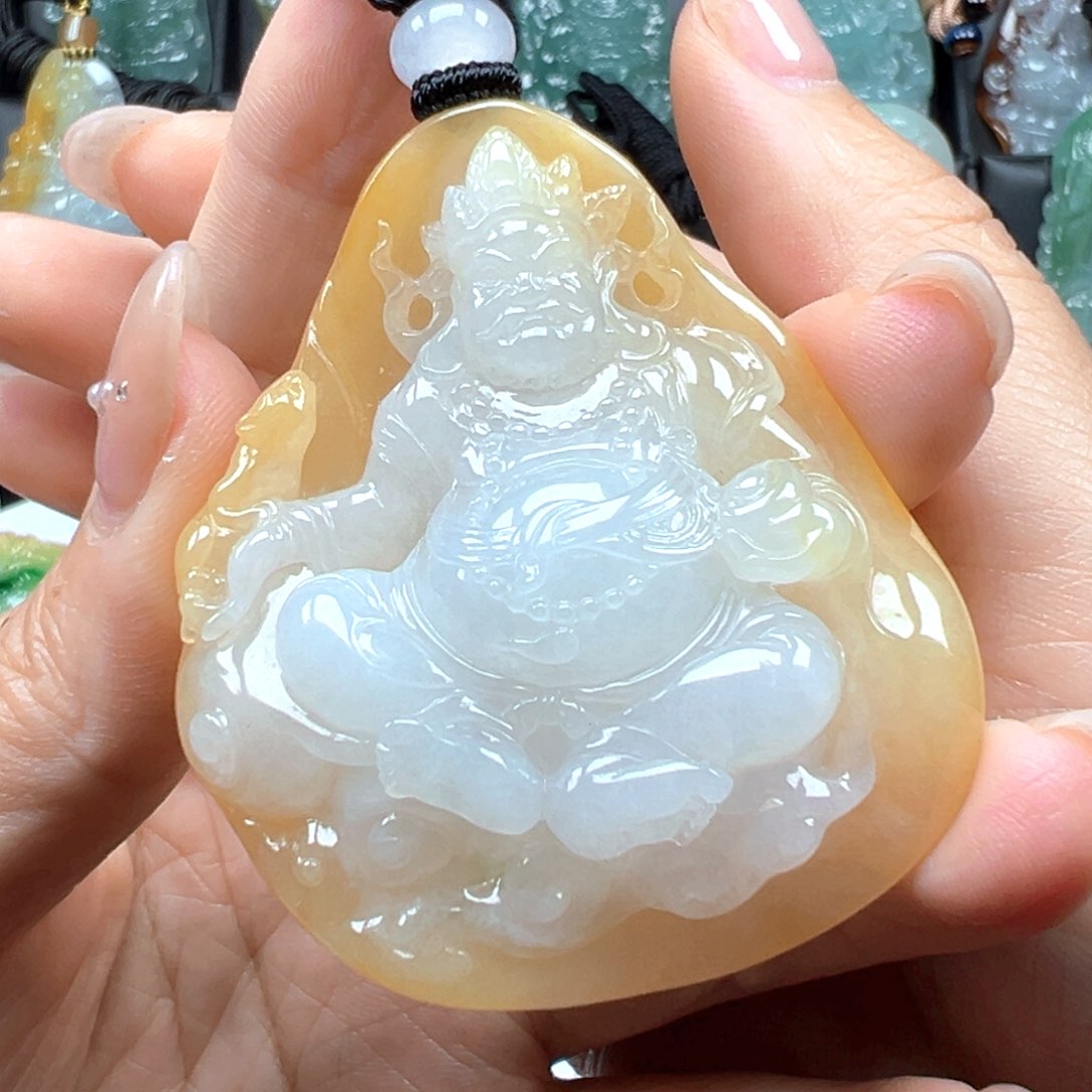 翡翠未镶嵌颈饰黄财神