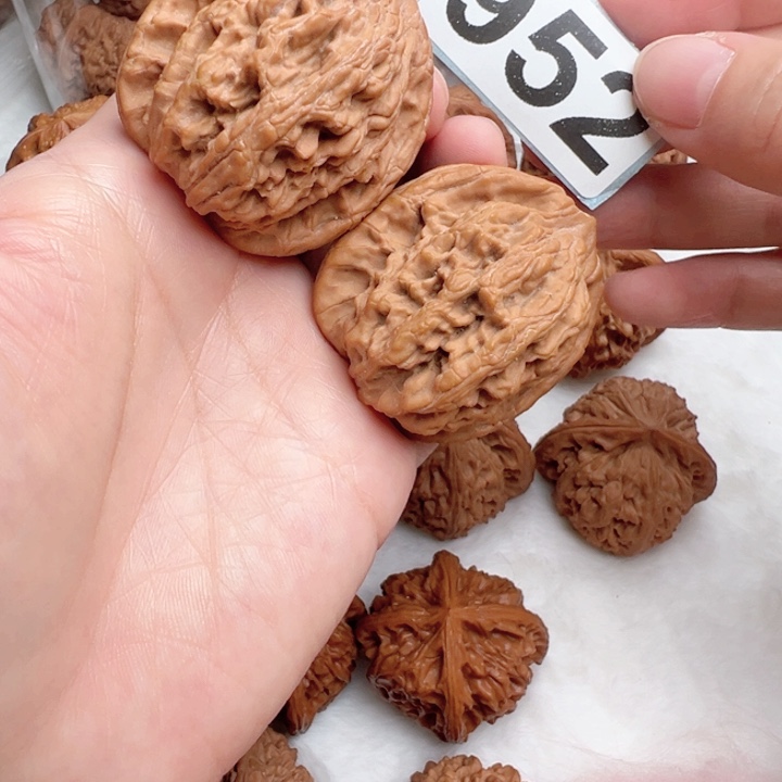 寒***商文玩核桃吊坠文玩952