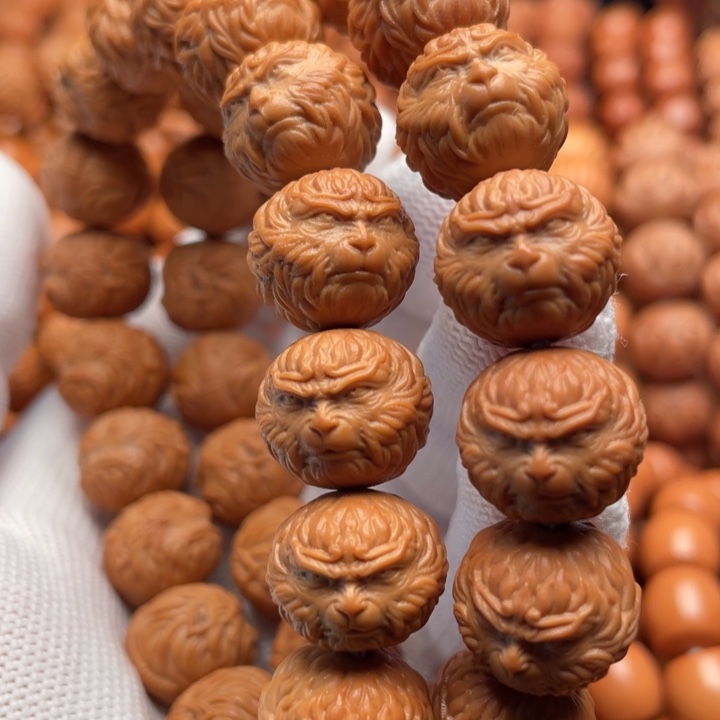 猴头核桃吊坠小*斗战胜佛