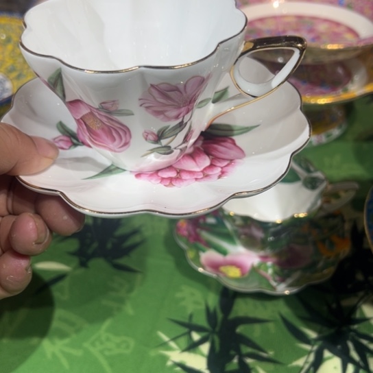 骨瓷珐琅彩工艺制作