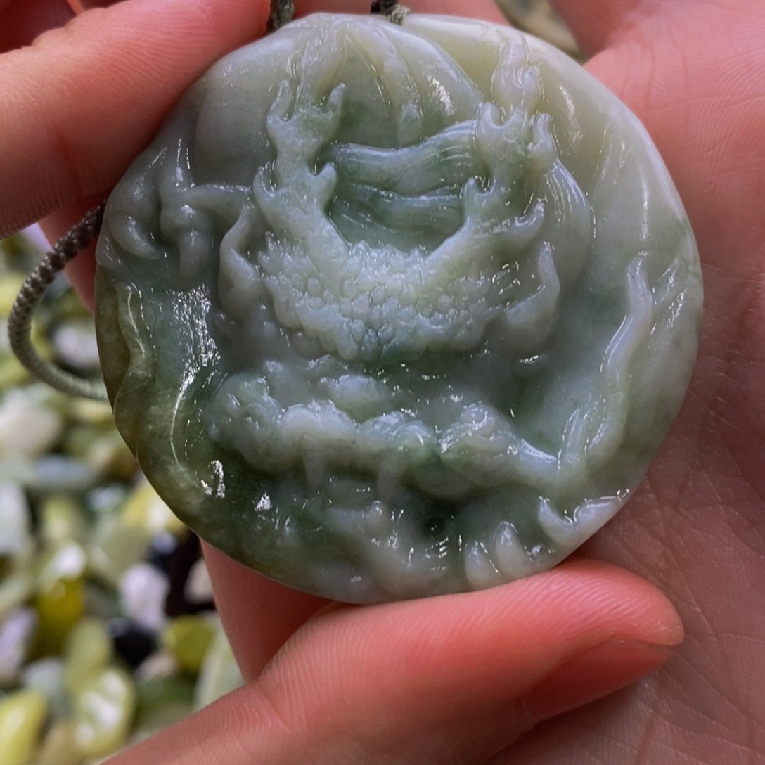 蛇纹石玉吊坠未镶嵌大****德