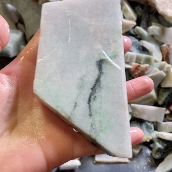 翡翠颈饰未镶嵌天然翡翠