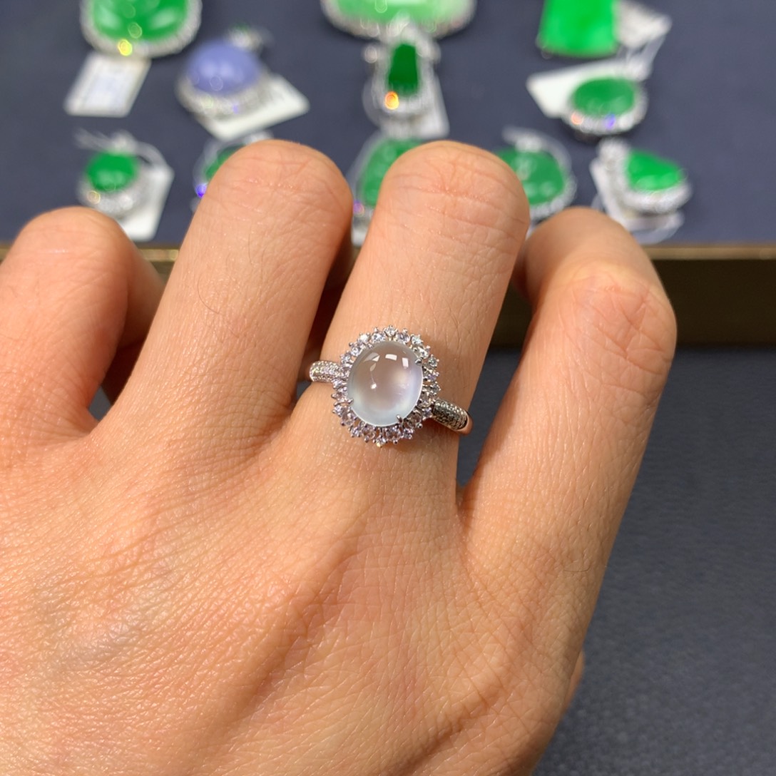 翡翠戒指18K金镶嵌翡翠