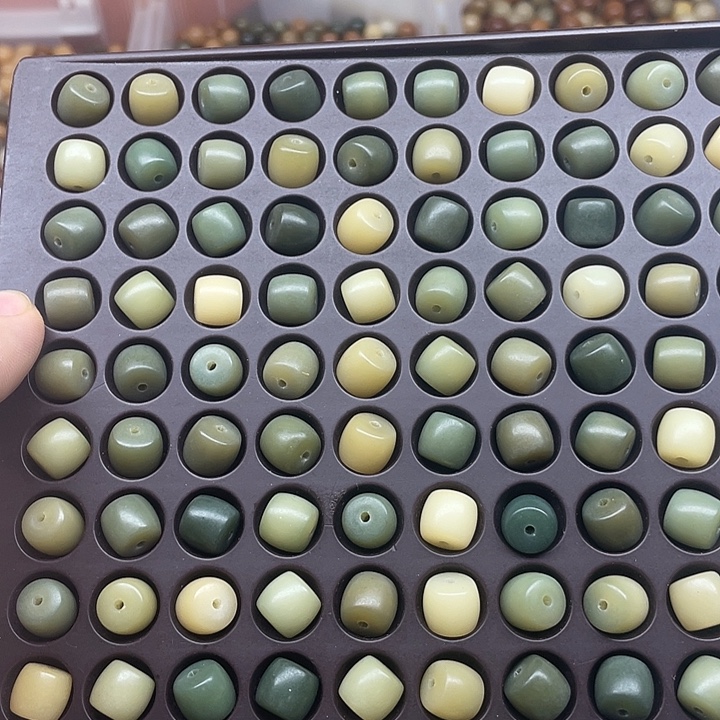 白玉菩提吊坠10、9青提直切100颗➕灯牌宠100颗