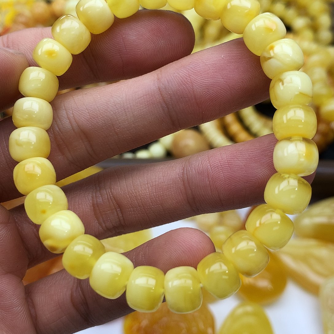 蜜蜡未镶嵌珠宝奇石