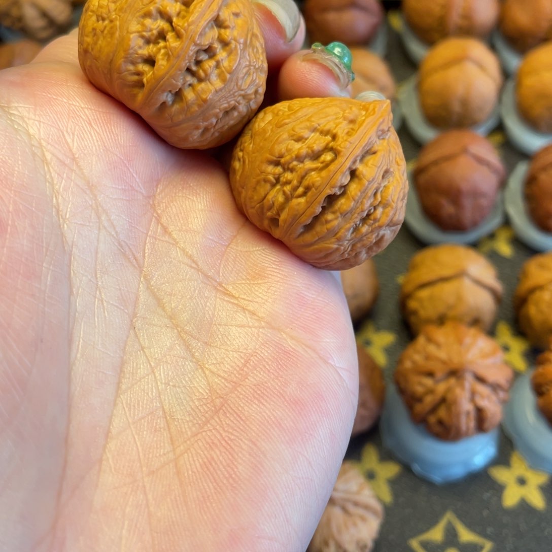 文玩核桃把件凹底元宝