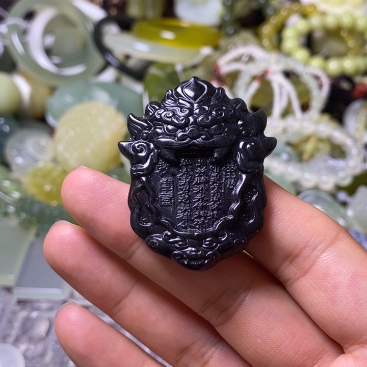 岫玉岫玉颈饰未镶嵌