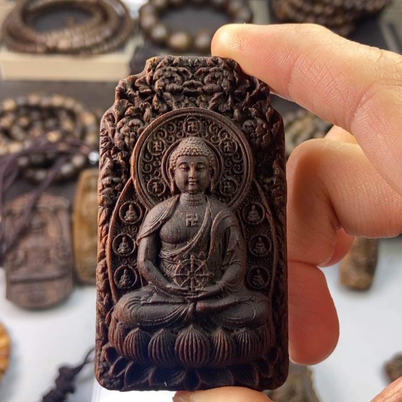 【闪购商品】沉香木吊坠北**狼越南白棋