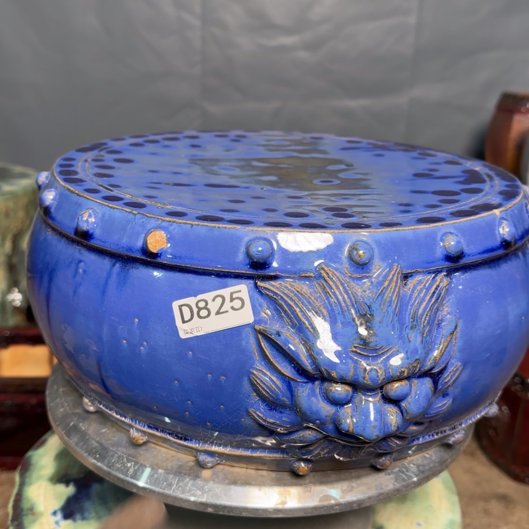 红泥花盆她****帅                 