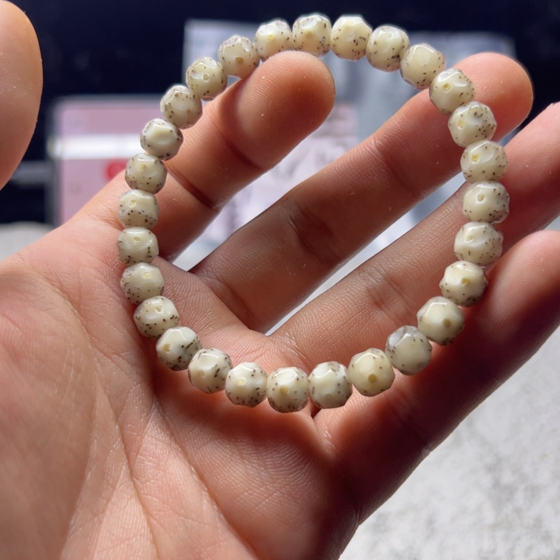 彭***晏星月菩提吊坠链接19