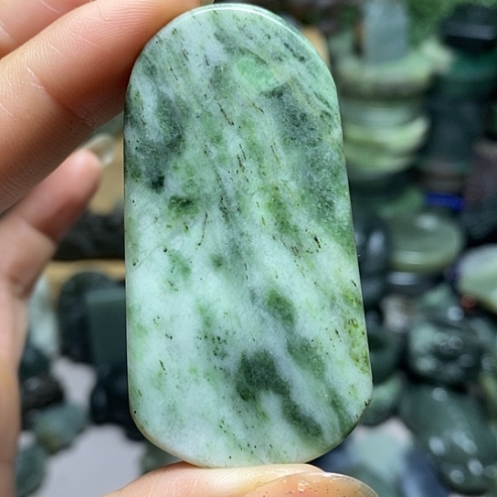 独山玉未镶嵌珠宝半成品