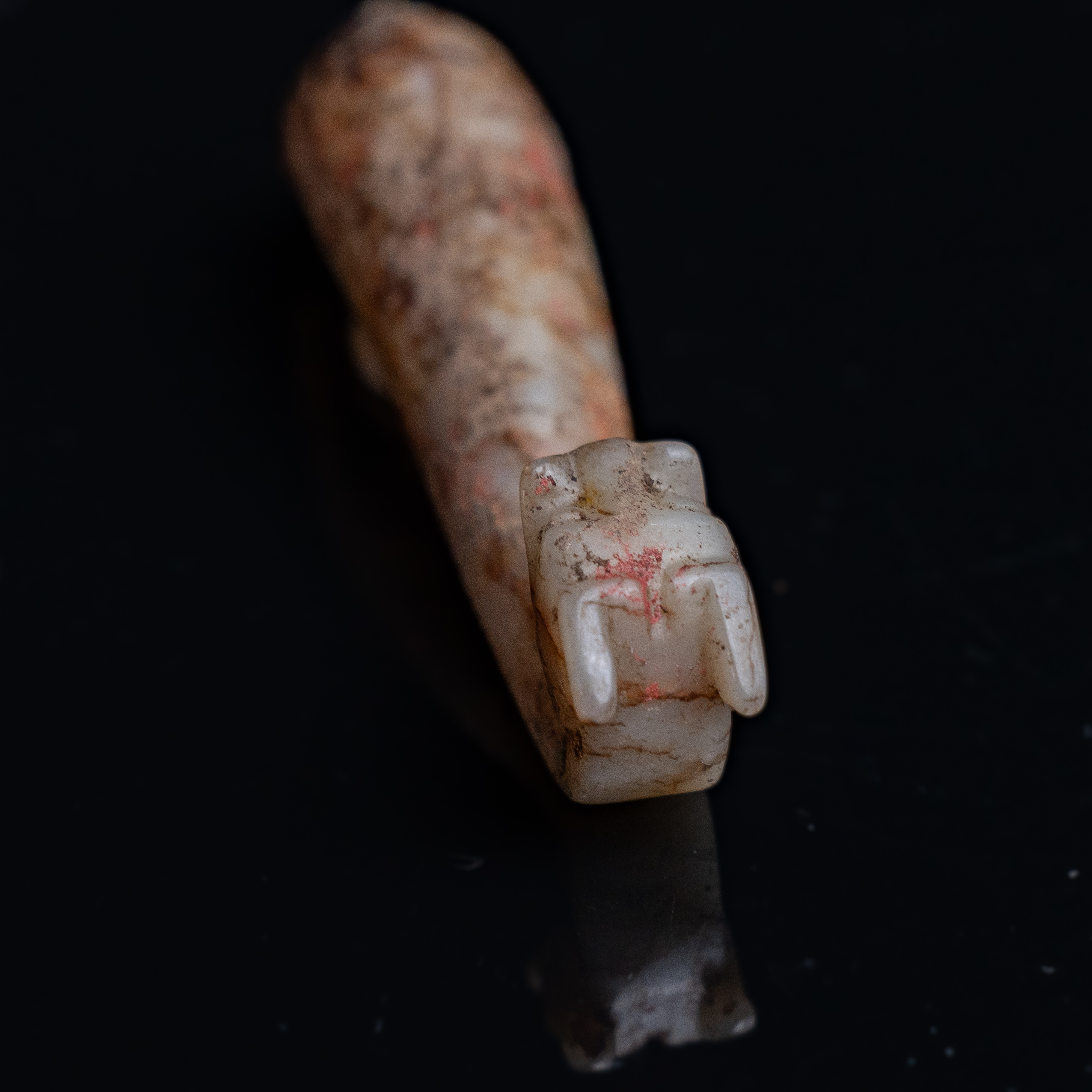 2219明代和田玉龙首带钩2685