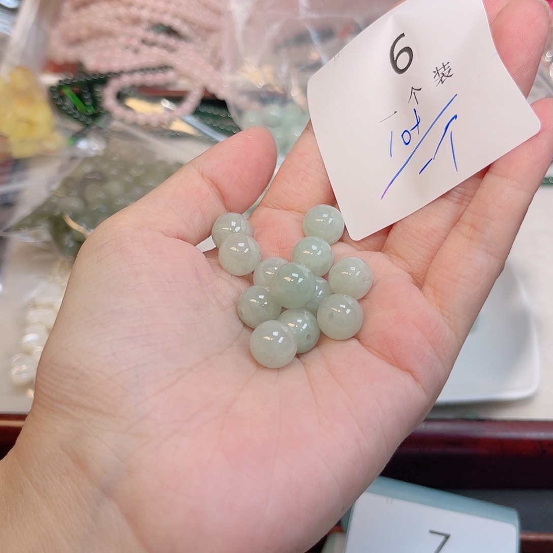 水晶未镶嵌珠宝半成品6 。       