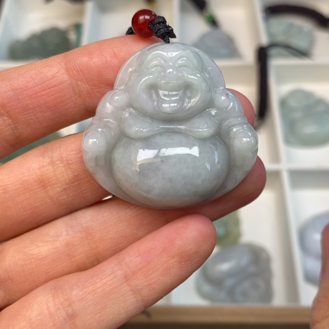 翡翠颈饰未镶嵌佛公