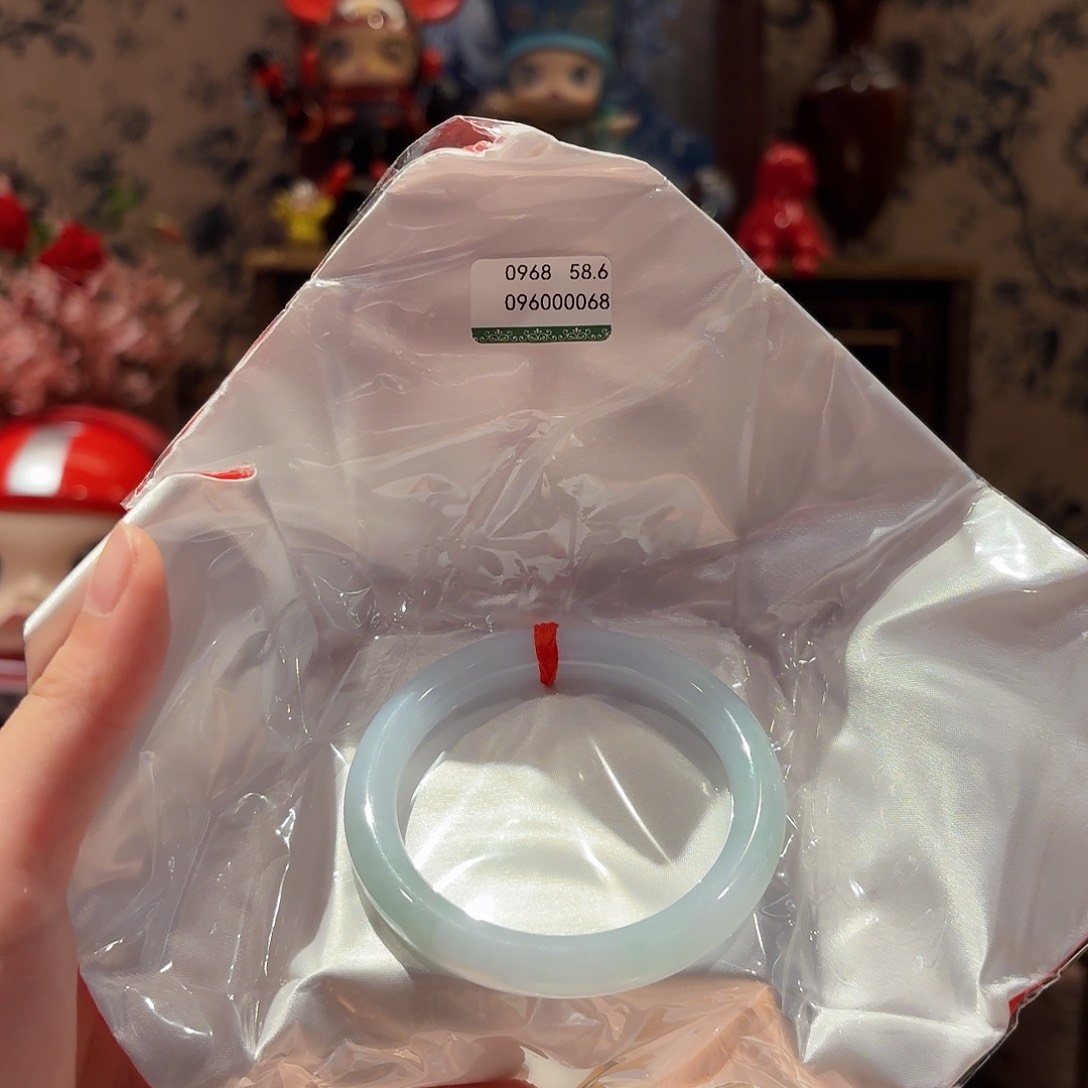 翡翠手镯未镶嵌58.6圈口