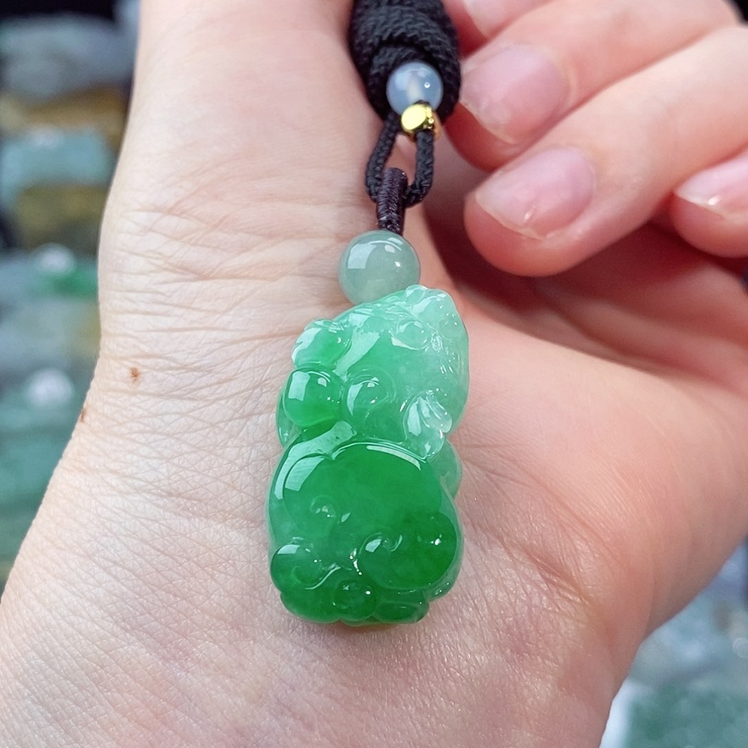 颈饰未镶嵌翡翠天然