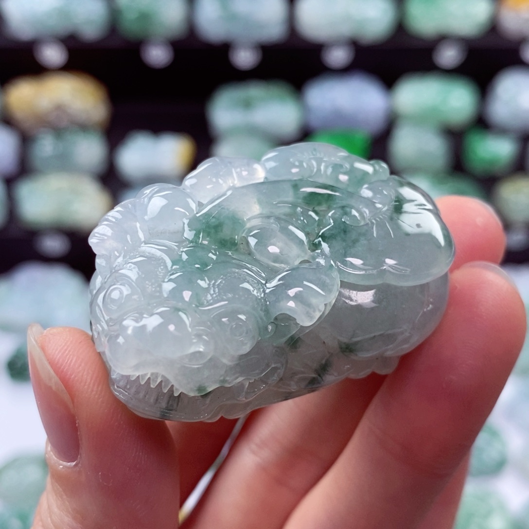 翡翠颈饰未镶嵌天然