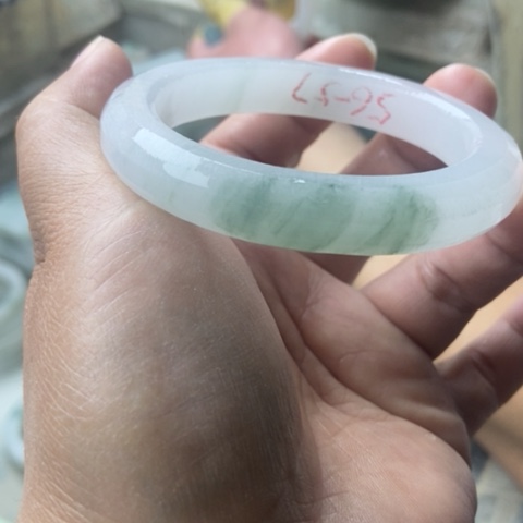 石英质玉未镶嵌手镯眀***好加工定制