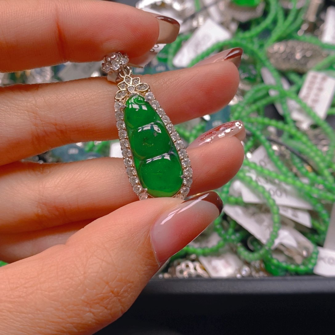 翡翠颈饰银S925镶嵌888888888888