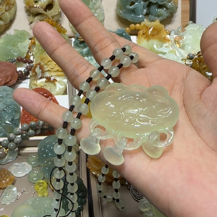 蛇纹石玉吊坠未镶嵌幸***天