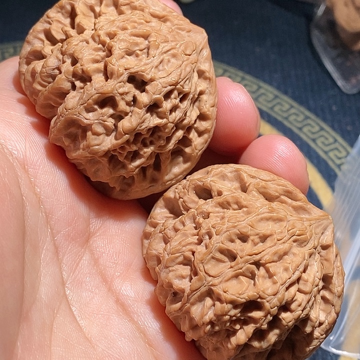 【闪购商品】文玩核桃吊坠野生虎头王