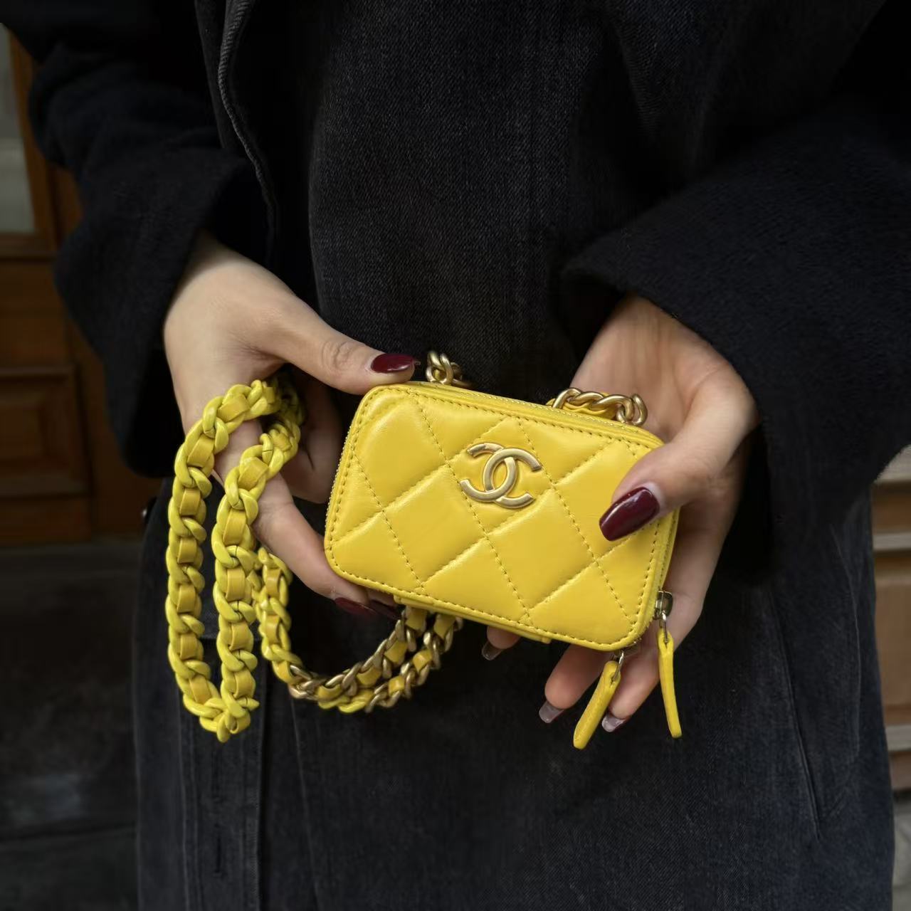 95新 Chanel/香奈儿 22s双C迷你小鸡黄盒子单肩斜挎包A1036