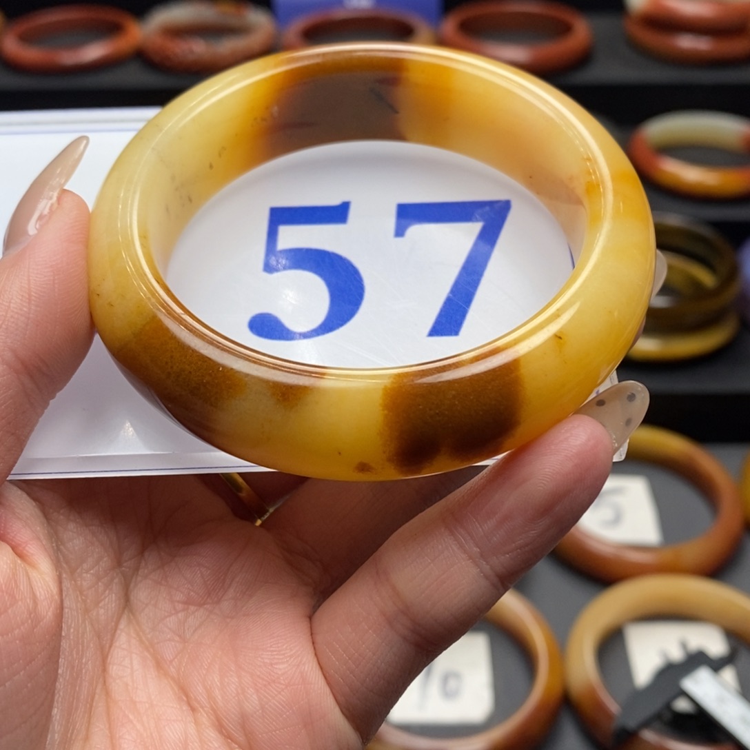 石英质玉（黄龙玉）手镯未镶嵌