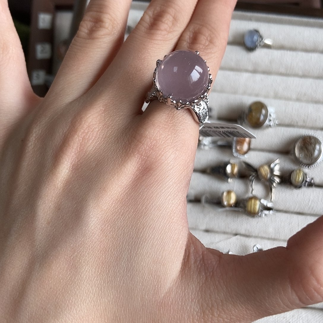 桉***桉烟晶戒指银S925镶嵌粉水转转