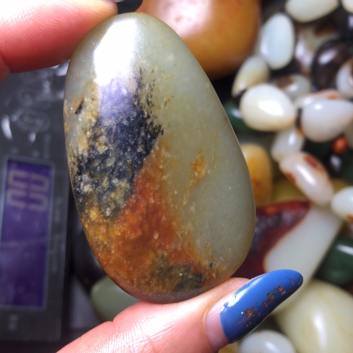 和田玉（翠青玉）未镶嵌珠宝奇石