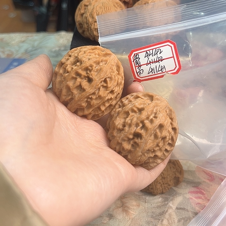 文玩核桃把件苹果园