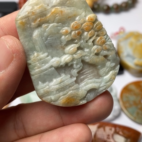 翡翠颈饰未镶嵌翡翠