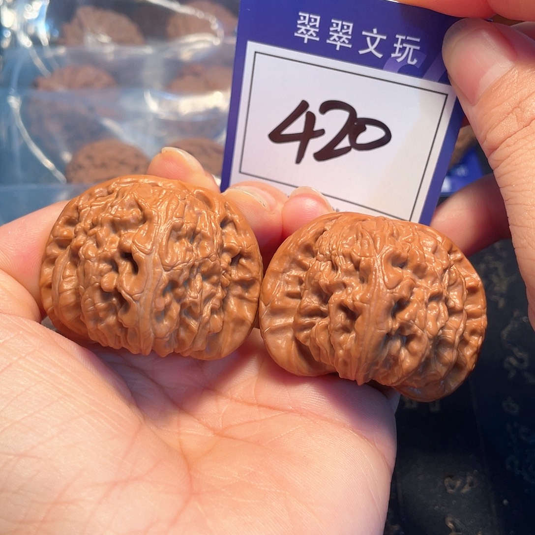 桃核把件420号白狮子4.6