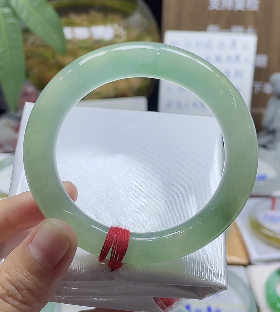 （强推款）51-52圈冰甜绿圆条翡翠手镯