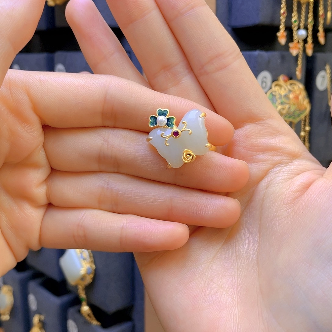 和田玉戒指银S925镀金镶嵌