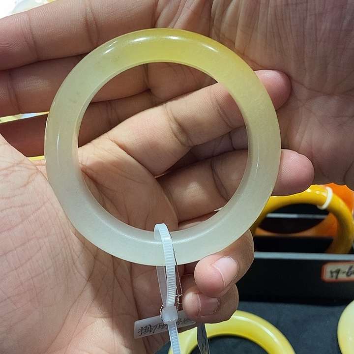 石英质玉（黄龙玉）手镯未镶嵌꧁*꧂