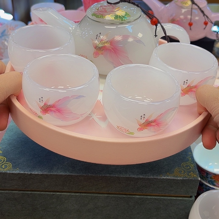 段泥茶杯吧啦吧拉吧拉的