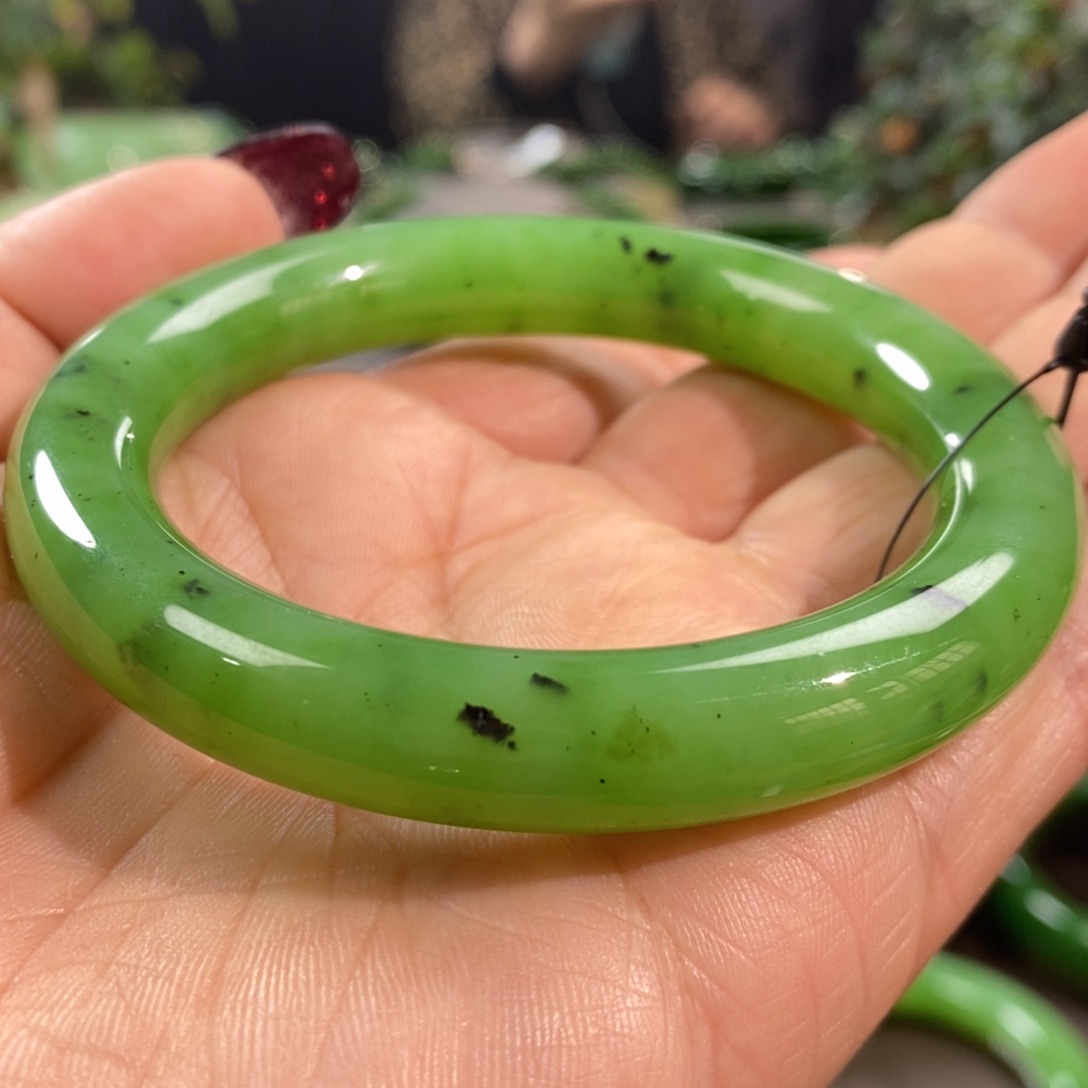 和田玉（碧玉）未镶嵌手镯