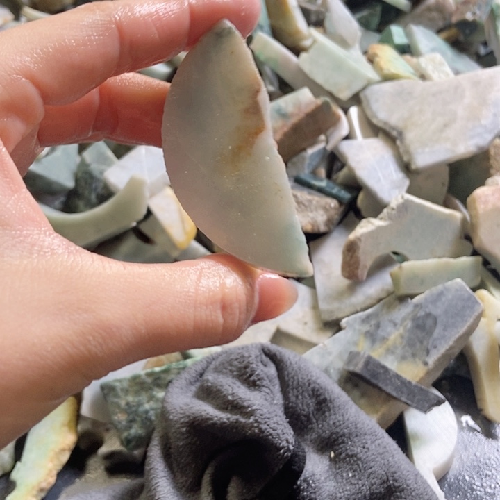 翡翠颈饰未镶嵌天然翡翠