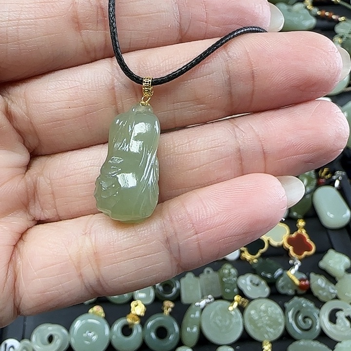 和田玉吊坠(不含链)18K金镶嵌